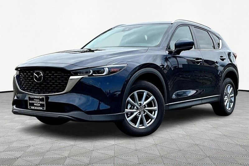 2023 Mazda CX-5 2.5 S Preferred PackageImage 1