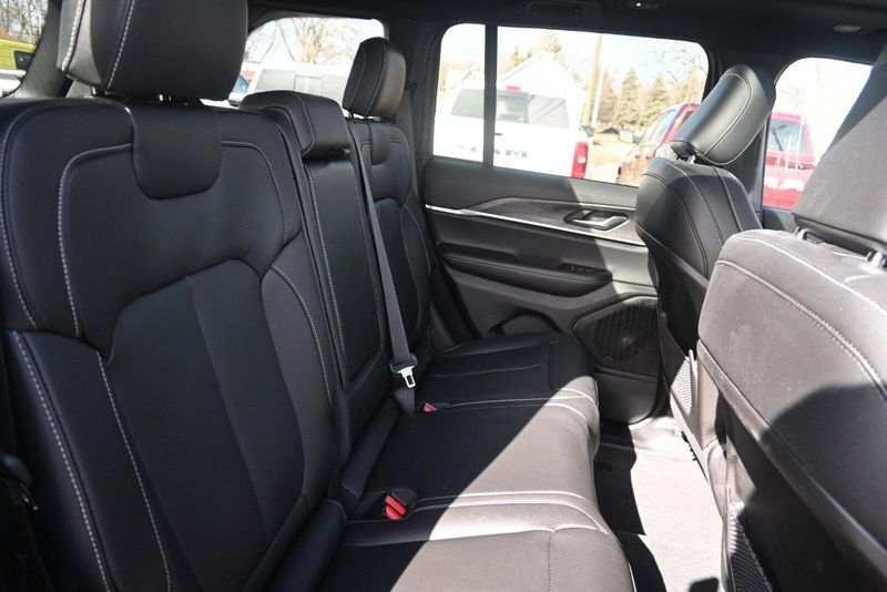 2025 Jeep Grand Cherokee LimitedImage 13