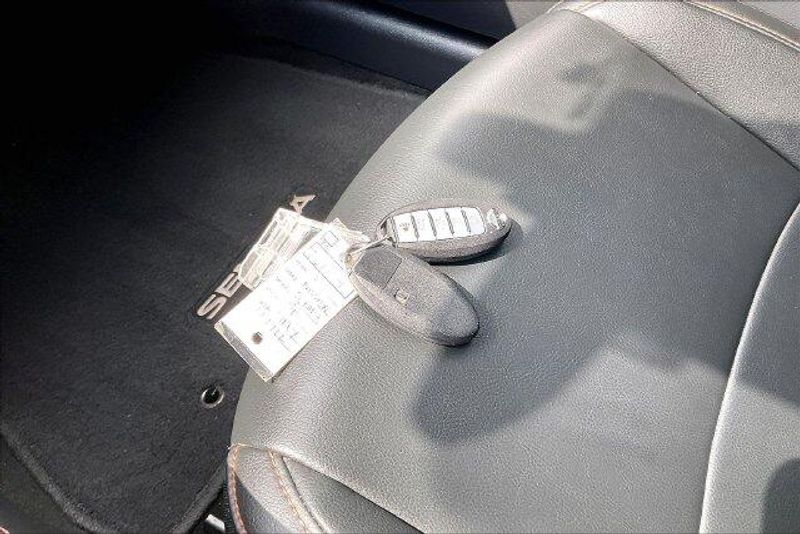 Used 2021 Nissan Sentra SRImage 11