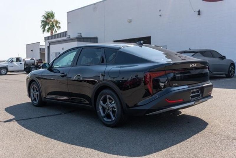 New 2025 Kia K4 LXSImage 5