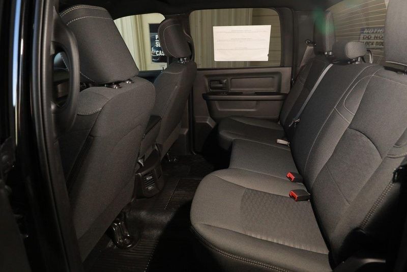 2025 RAM 3500 Tradesman Crew Cab Chassis 4x4 60
