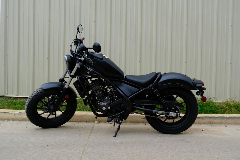 2025 HONDA REBEL 300 MATTE BLACK METALLIC 