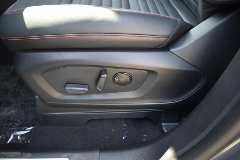 2025 Ford Explorer ST-LineImage 16