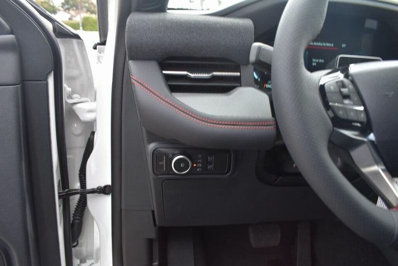 New 2025 Ford Explorer STImage 21