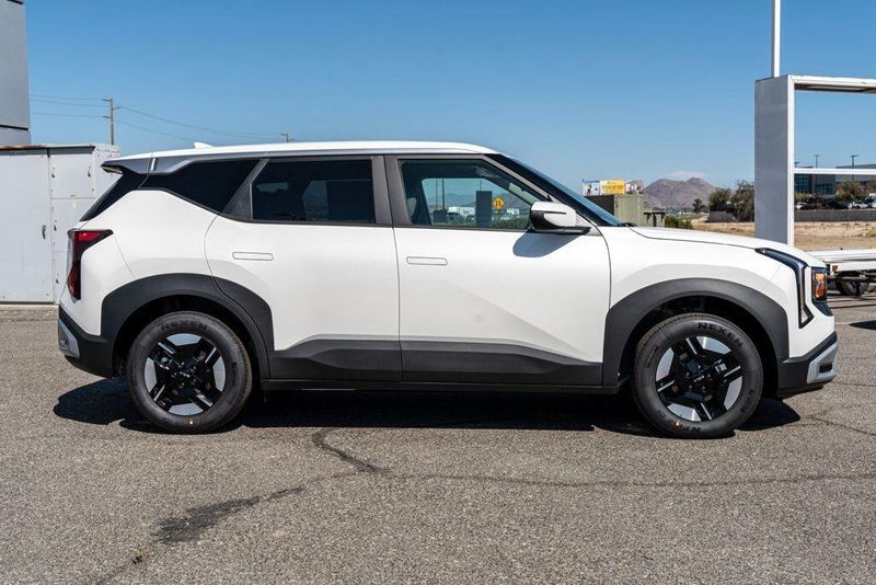 New 2027 Kia Seltos LXImage 8