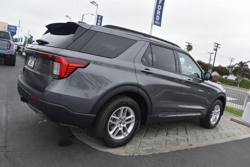New 2025 Ford Explorer ActiveImage 2