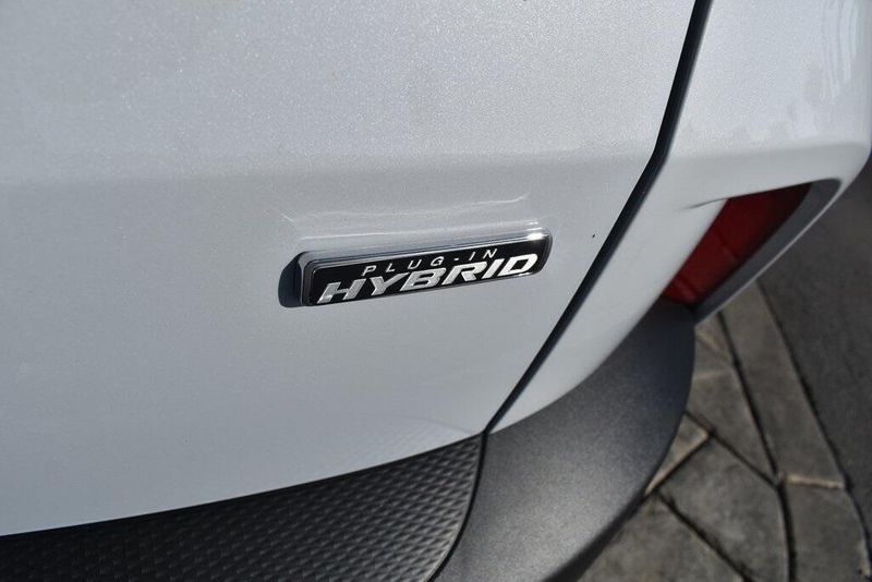 2025 Ford Escape Plug-In Hybrid BaseImage 5