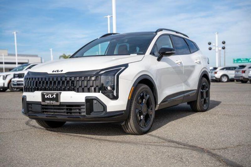 New 2026 Kia Sportage Plug-In Hybrid X-LineImage 3