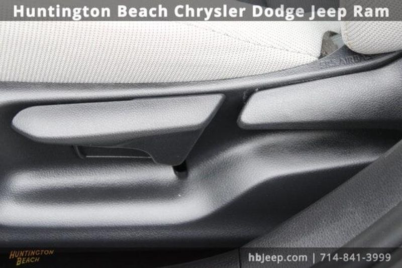 2024 Toyota Corolla LEImage 32