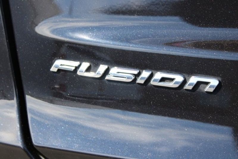 2019 Ford Fusion Hybrid TitaniumImage 8