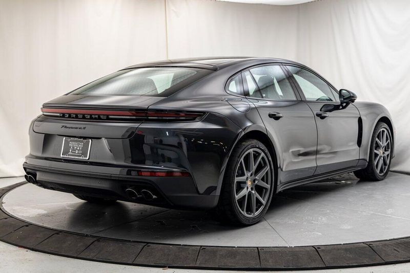 2024 Porsche Panamera 4Image 5