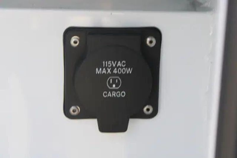 2024 RAM 2500 Tradesman Regular Cab Harbor BodyImage 11