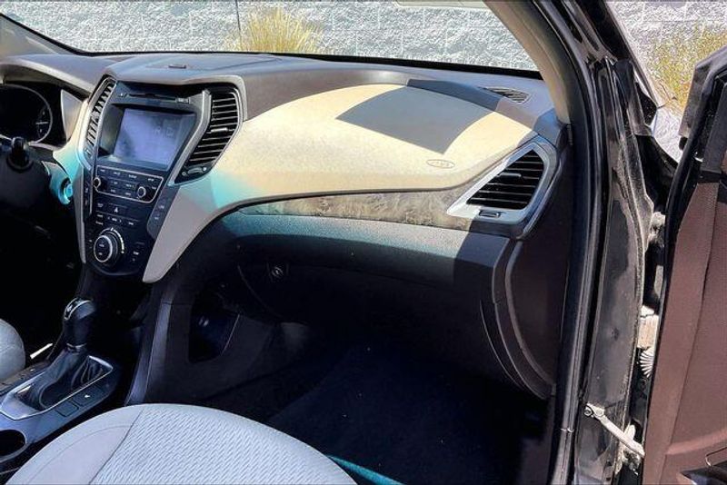 Used 2018 Hyundai Santa Fe Sport 2.4 BaseImage 16