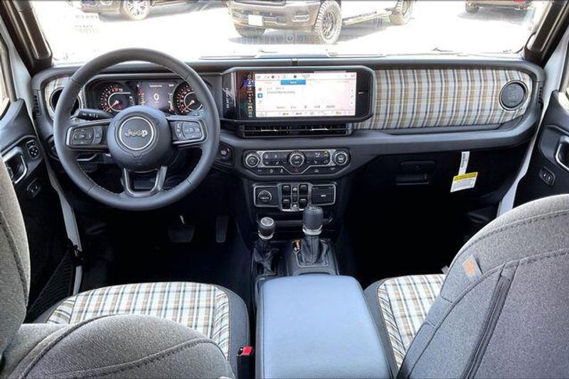 New 2026 Jeep Gladiator 85th Anniversary Edition 4x4Image 4