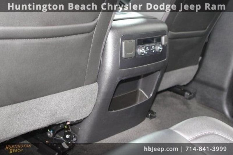 2018 Chevrolet Suburban LTImage 38