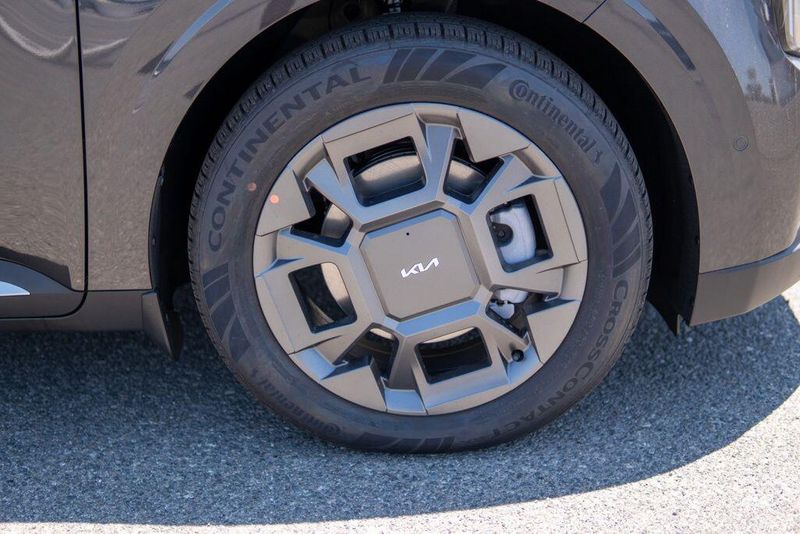 New 2026 Kia Carnival Hybrid SXImage 9