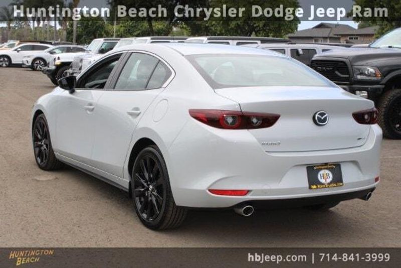2024 Mazda Mazda3 2.5 S Select SportImage 3