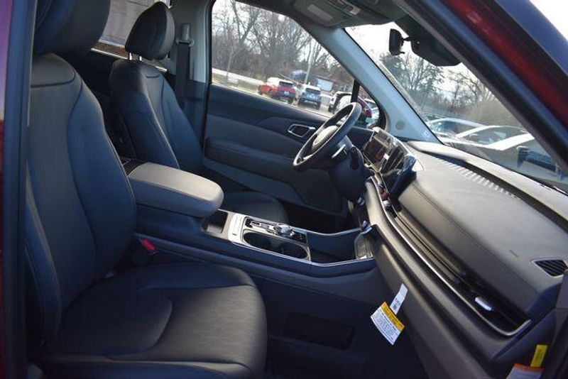 New 2026 Kia Carnival Hybrid EXImage 14