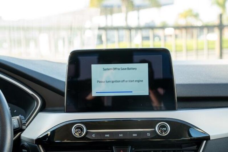 Used 2022 Ford Escape SEImage 12