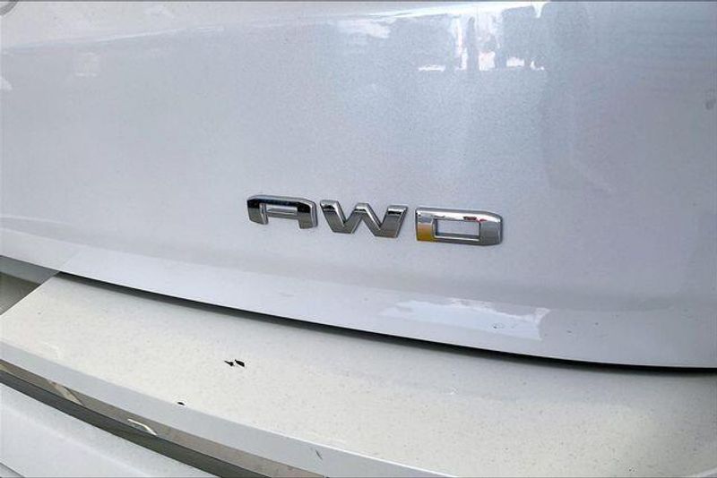 Used 2024 GMC Terrain DenaliImage 7
