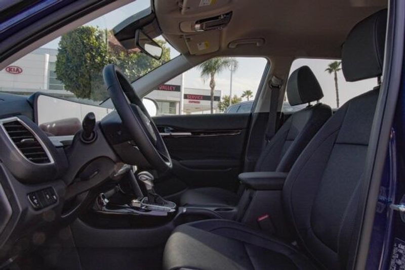 2025 Kia Seltos EXImage 10
