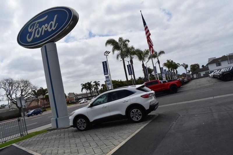2022 Ford Escape Hybrid SELImage 18