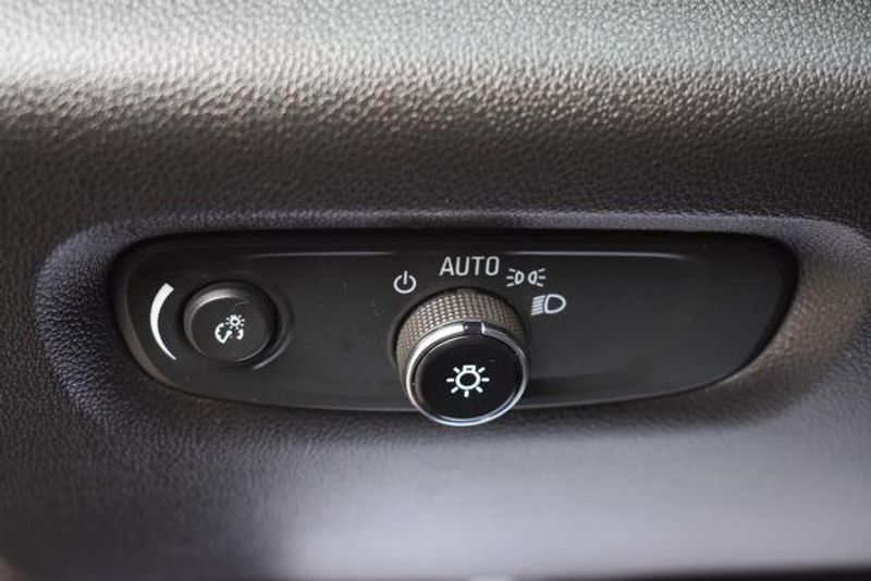 Used 2023 Chevrolet Traverse PremierImage 30