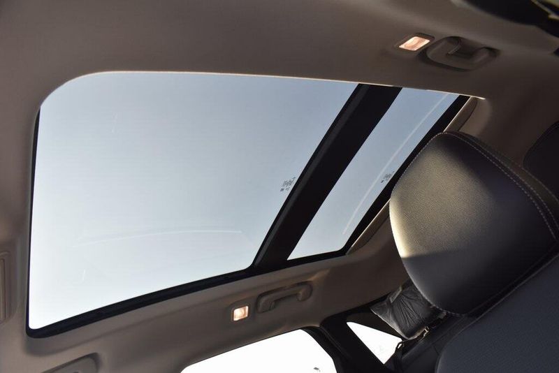 2025 Ford Escape Plug-In Hybrid BaseImage 19