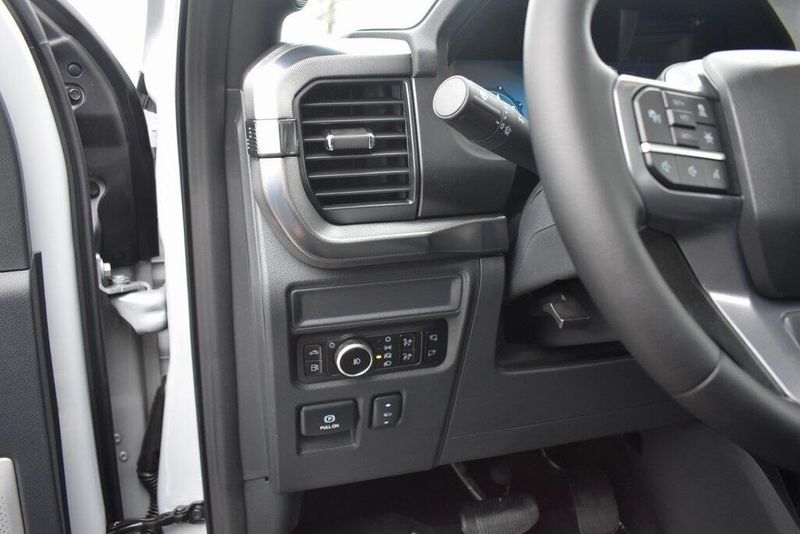New 2025 Ford F-150 LariatImage 23