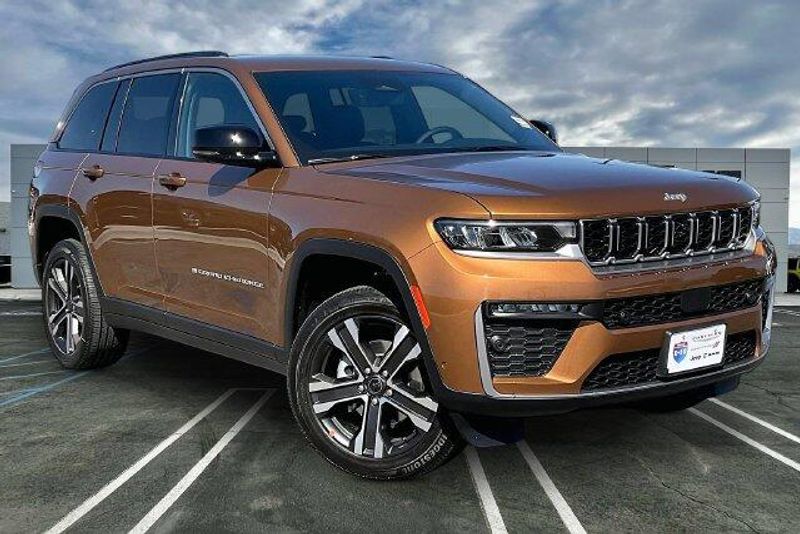 New 2027 Jeep Grand Cherokee Limited 4x4Image 14