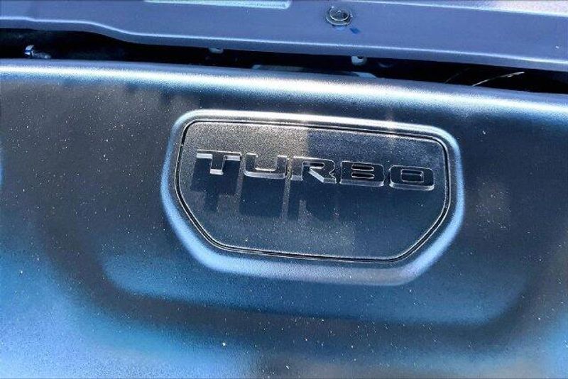 Used 2025 Jeep Compass SportImage 32
