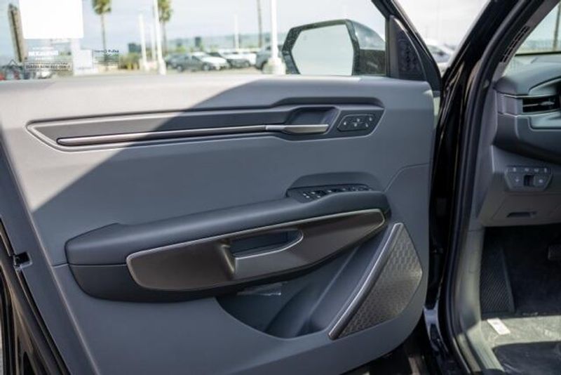 New 2026 Kia EV9 WindImage 10