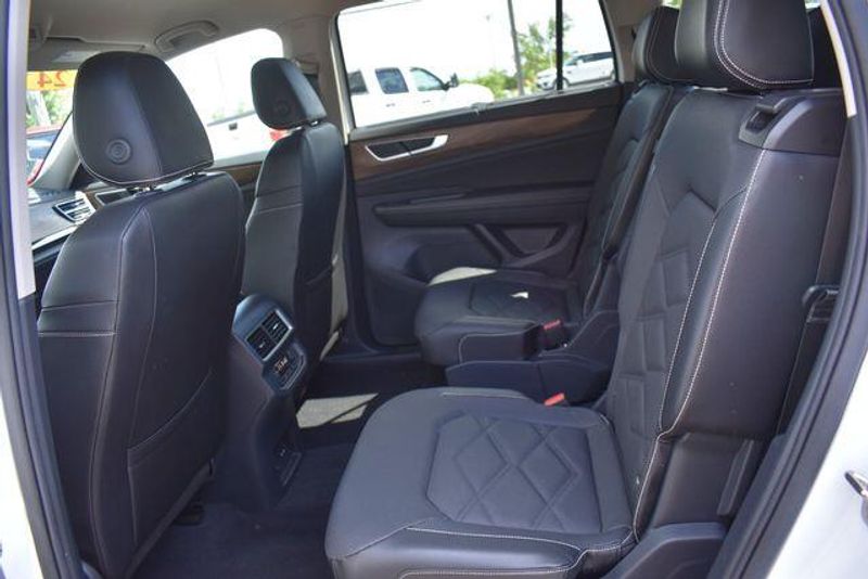 Used 2024 Volkswagen Atlas 2.0T SE w/TechnologyImage 20