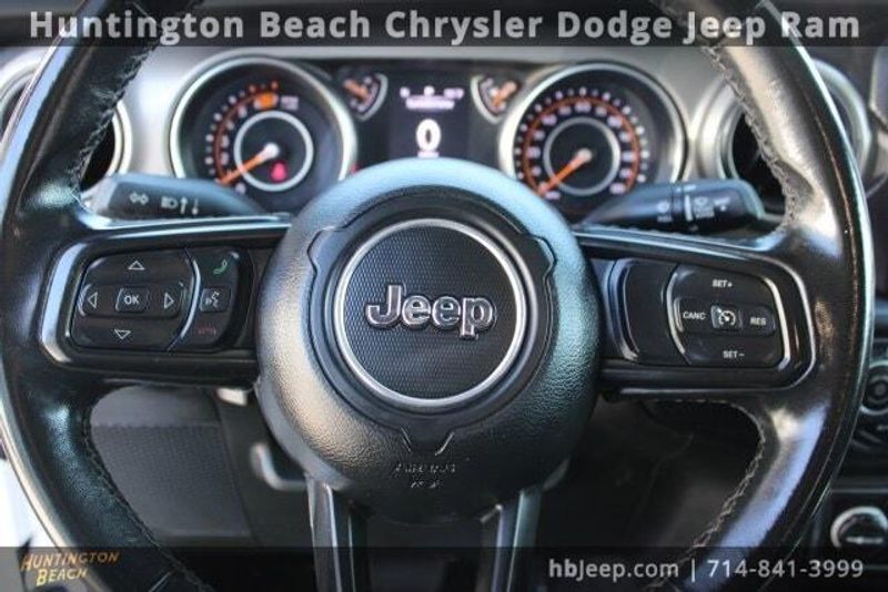 2022 Jeep Wrangler Unlimited WillysImage 17