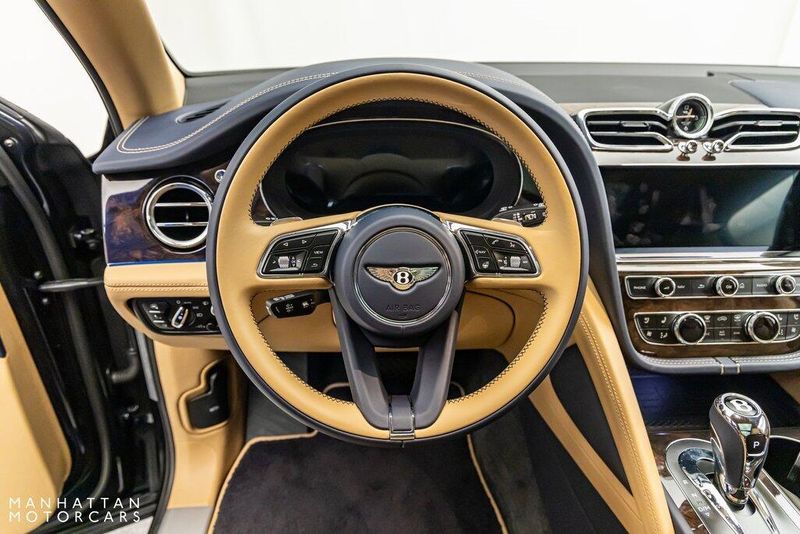 2023 Bentley Bentayga EWB Image 17