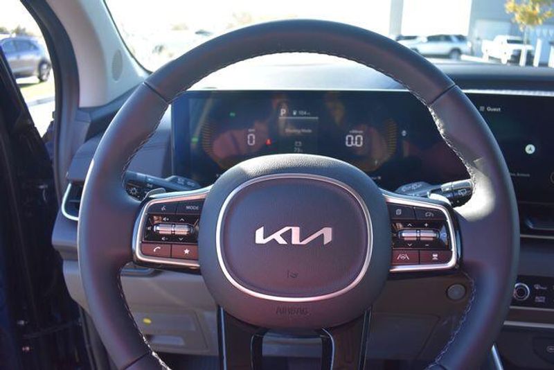 New 2026 Kia Carnival Hybrid EXImage 32