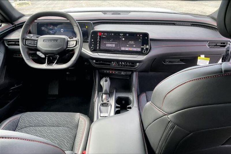 New 2026 Dodge Charger Scat Pack 2-door AwdImage 4