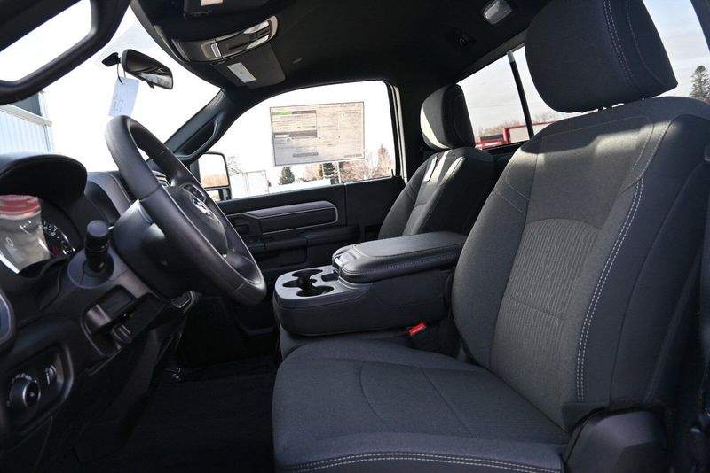 2024 RAM 2500 TradesmanImage 10