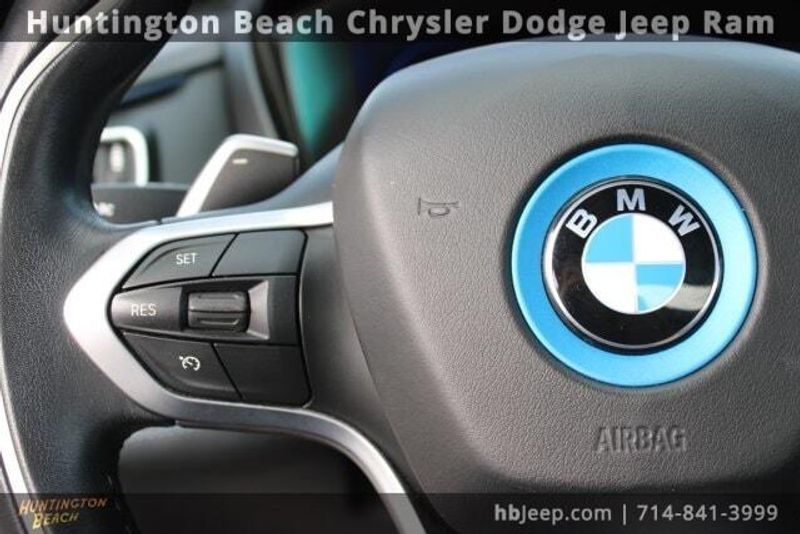 2019 BMW i8 BaseImage 22