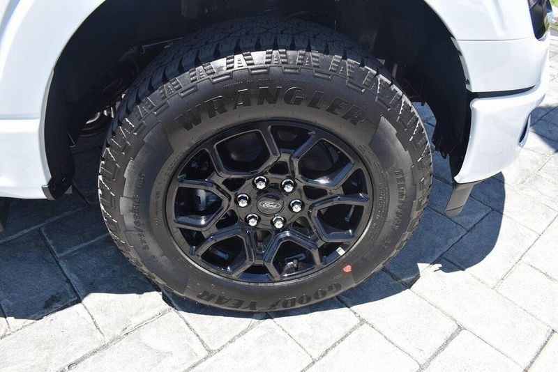 New 2025 Ford F-150 XLTImage 4