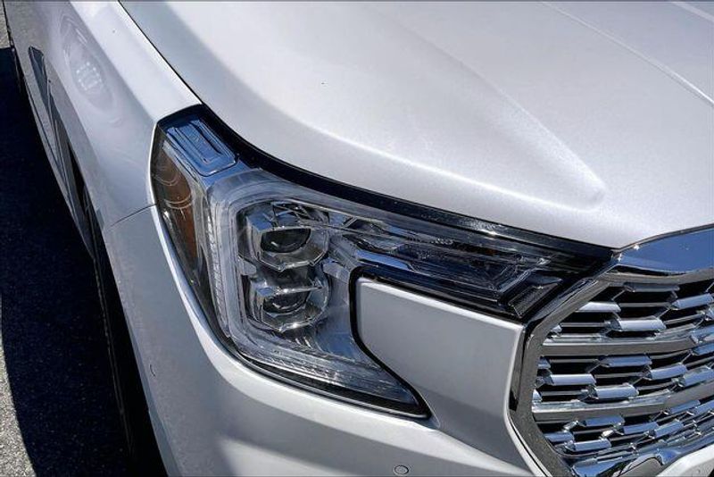 Used 2024 GMC Terrain DenaliImage 27