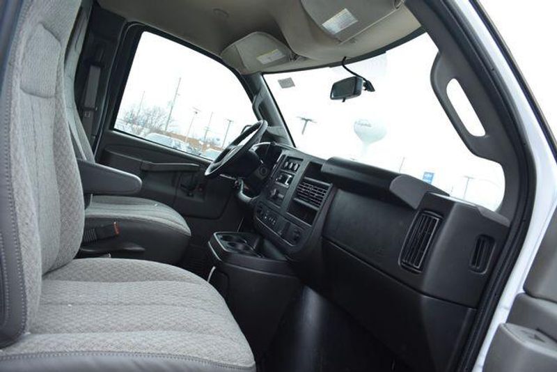 New 2025 Chevrolet Express 3500 Work VanImage 13