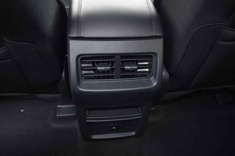 2024 Ford Edge SEImage 10