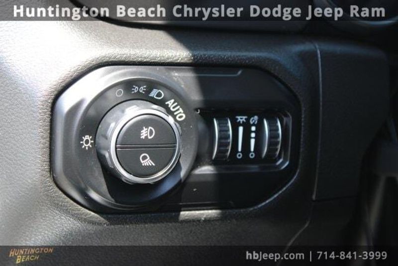 2022 Jeep Gladiator OverlandImage 19