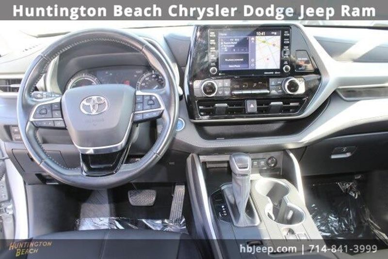 2021 Toyota Highlander Hybrid XLEImage 15