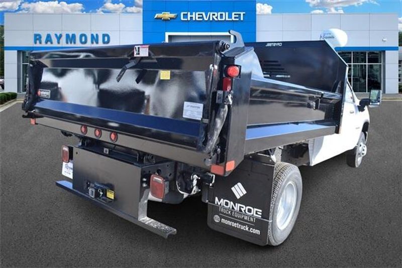 2024 Chevrolet Silverado 3500HD Work TruckImage 3