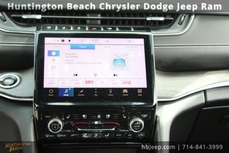 2021 Jeep Grand Cherokee L OverlandImage 15