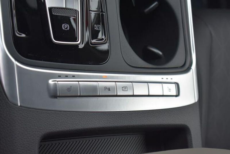 New 2026 Kia Carnival Hybrid EXImage 28