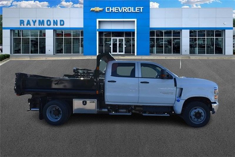 2024 Chevrolet Silverado 4500HD 1LTImage 2