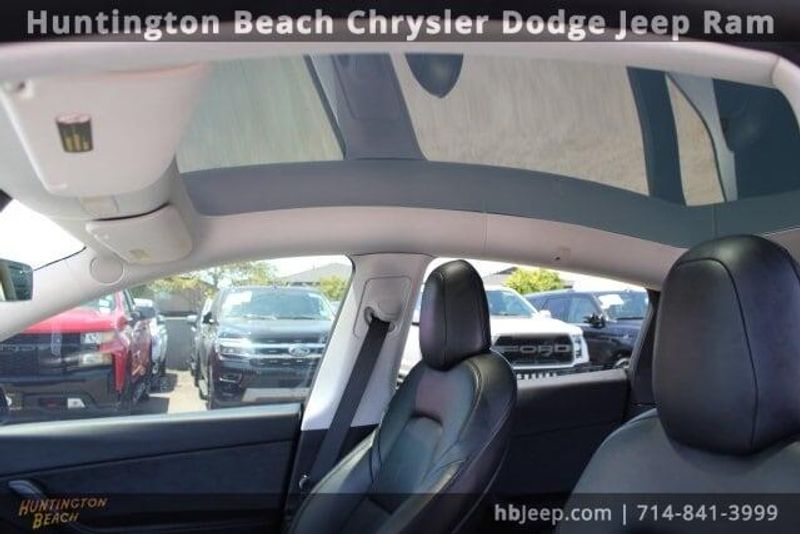 2021 Tesla Model Y Long RangeImage 25